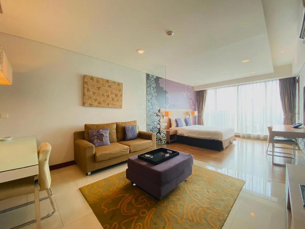 The H Tower Rasuna Suites Kuningan Jakarta By Villaloka エクステリア 写真