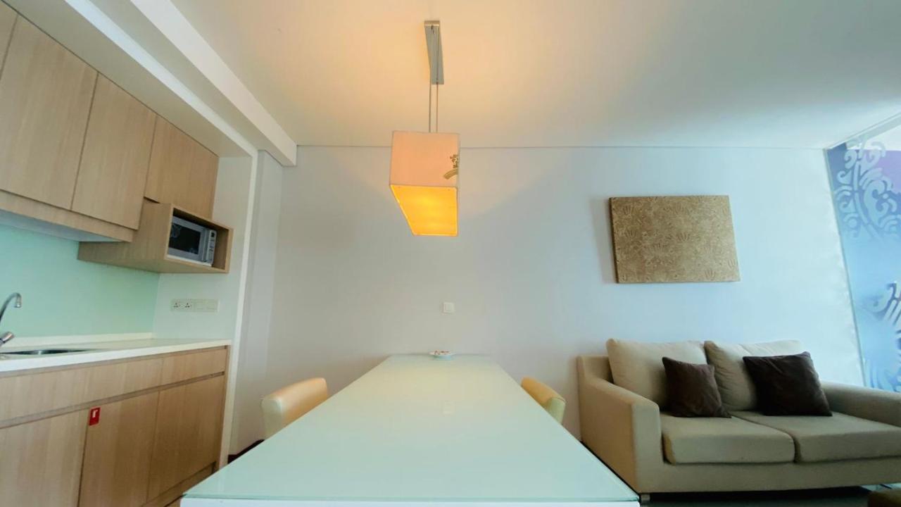 The H Tower Rasuna Suites Kuningan Jakarta By Villaloka エクステリア 写真