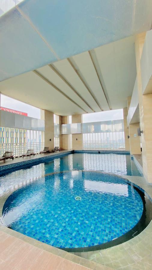 The H Tower Rasuna Suites Kuningan Jakarta By Villaloka エクステリア 写真