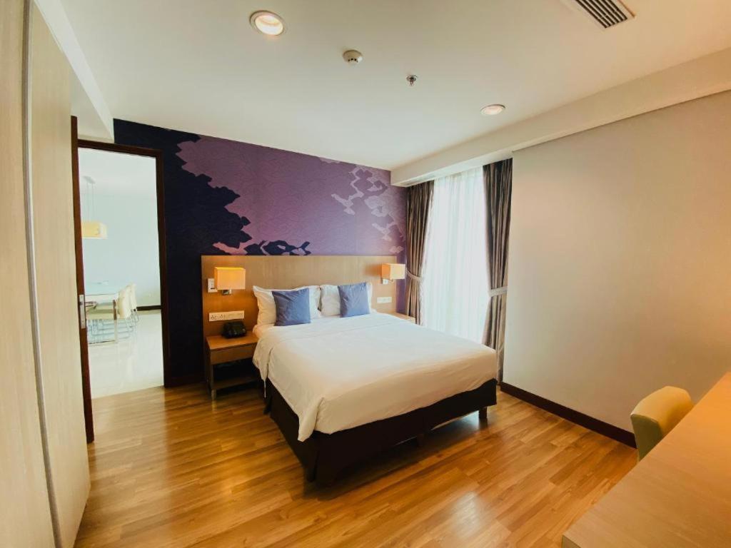 The H Tower Rasuna Suites Kuningan Jakarta By Villaloka エクステリア 写真
