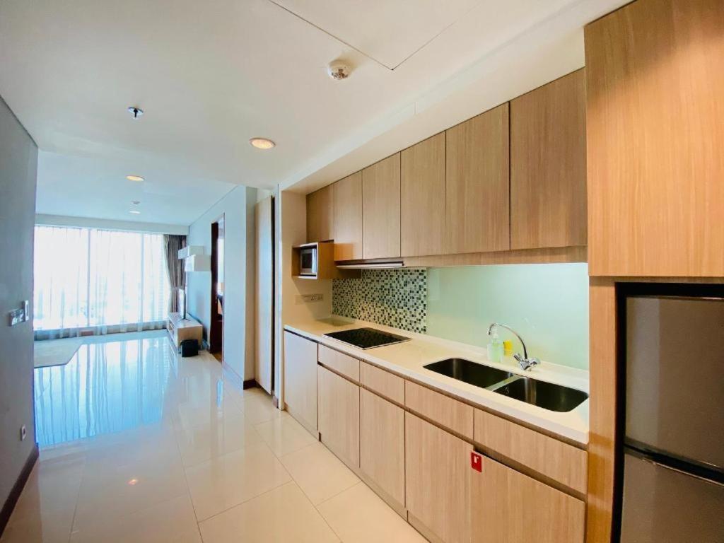 The H Tower Rasuna Suites Kuningan Jakarta By Villaloka エクステリア 写真