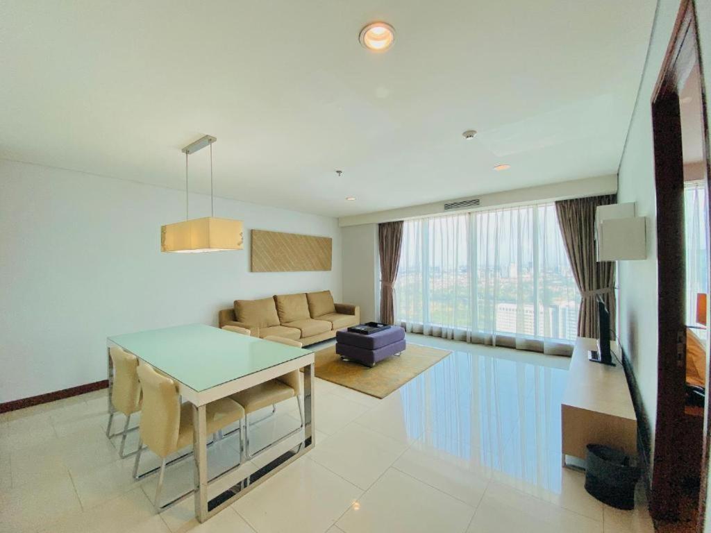 The H Tower Rasuna Suites Kuningan Jakarta By Villaloka エクステリア 写真