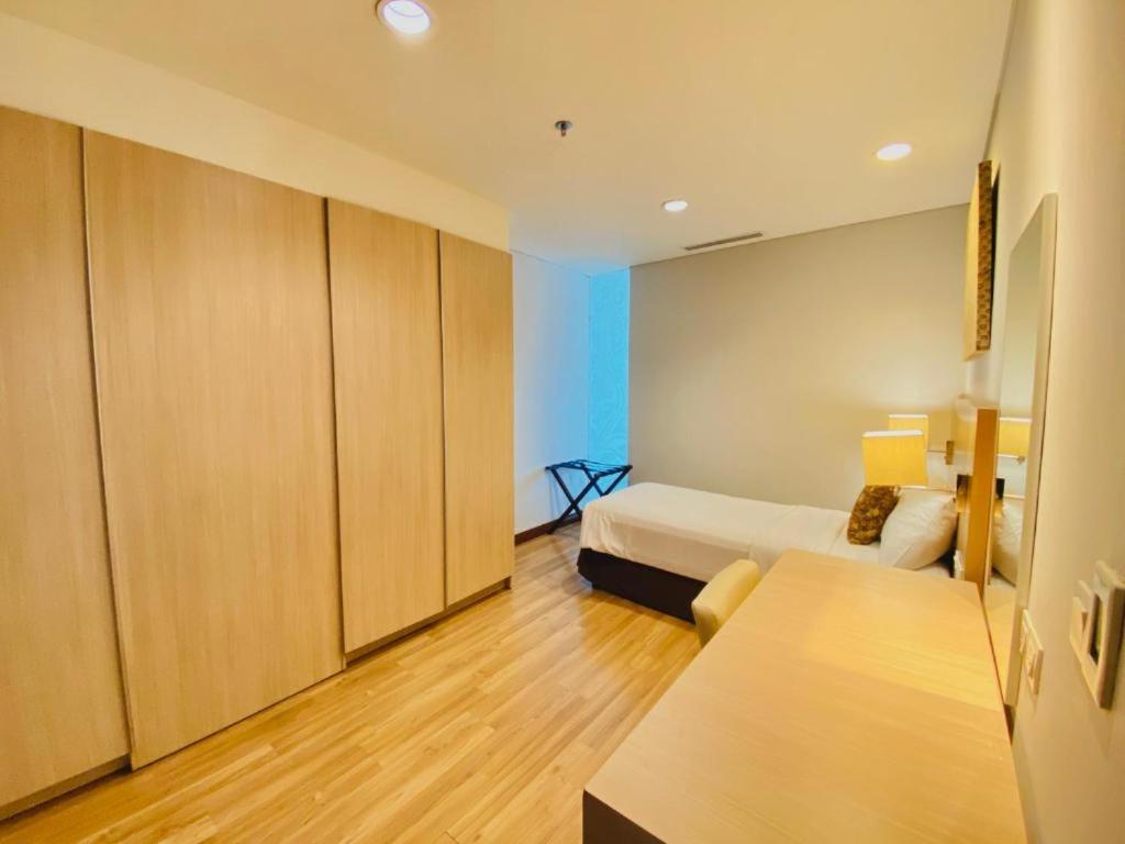 The H Tower Rasuna Suites Kuningan Jakarta By Villaloka エクステリア 写真