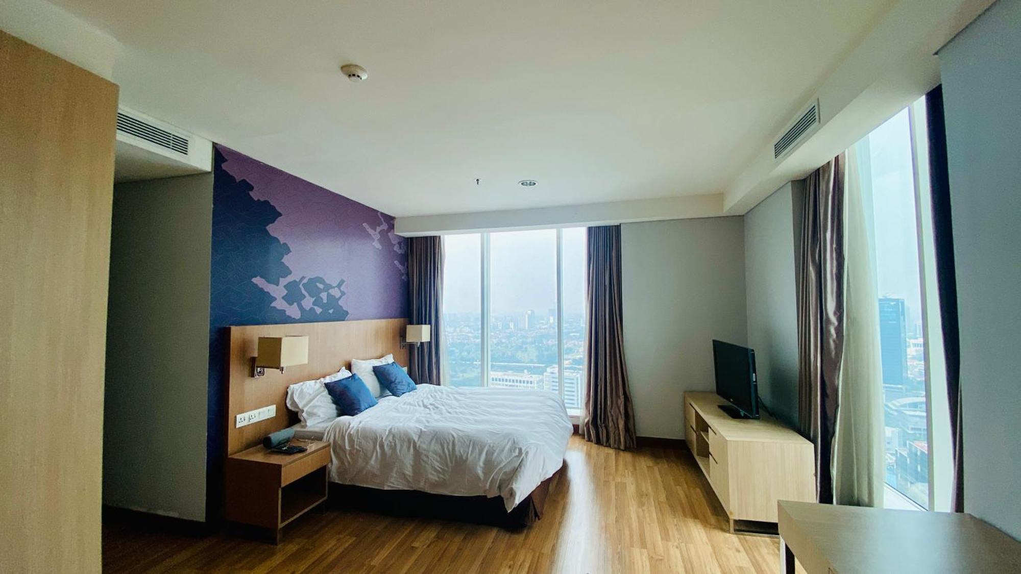 The H Tower Rasuna Suites Kuningan Jakarta By Villaloka エクステリア 写真