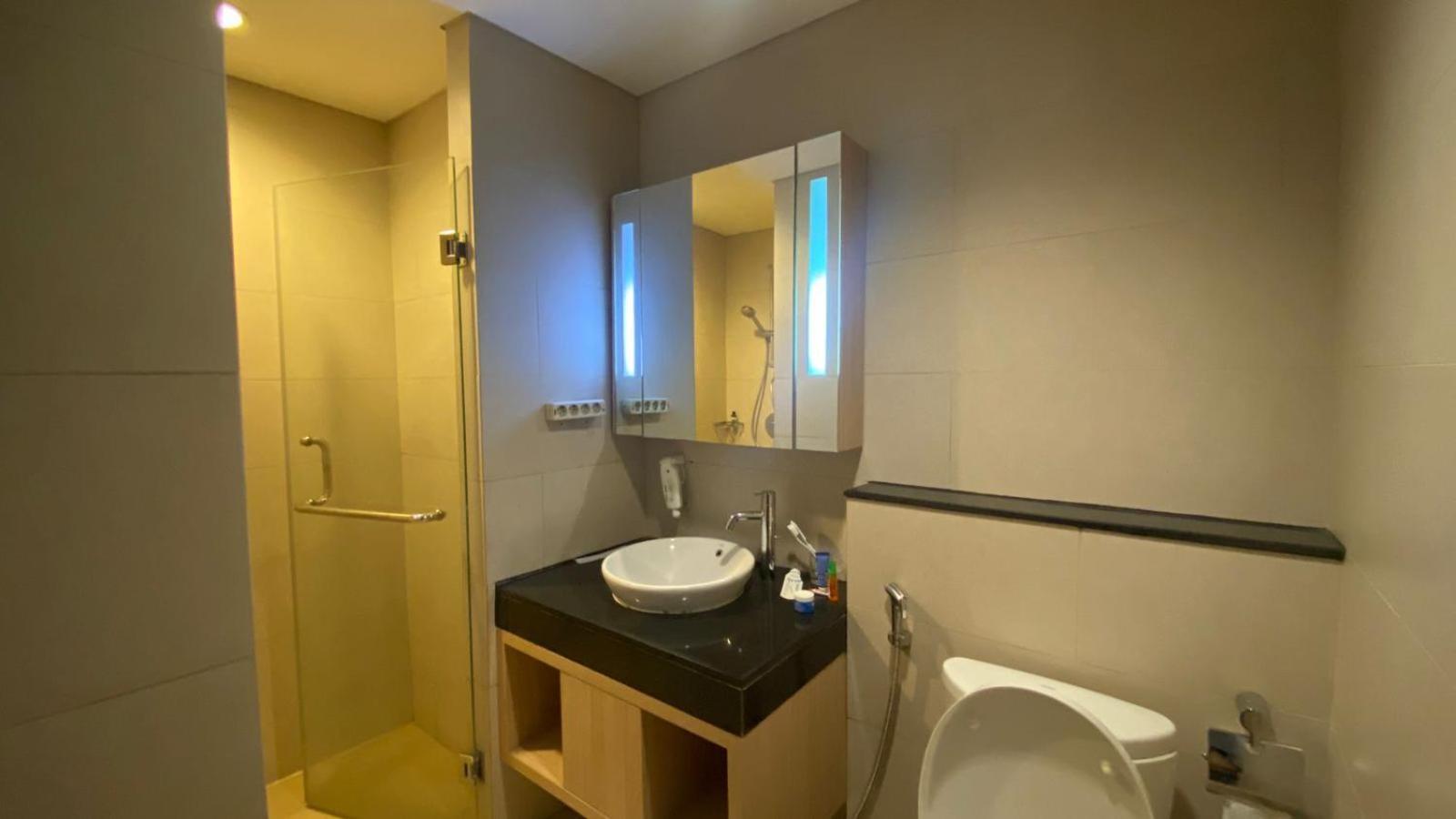 The H Tower Rasuna Suites Kuningan Jakarta By Villaloka エクステリア 写真