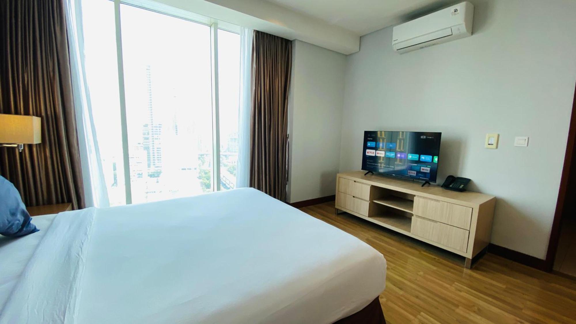 The H Tower Rasuna Suites Kuningan Jakarta By Villaloka エクステリア 写真