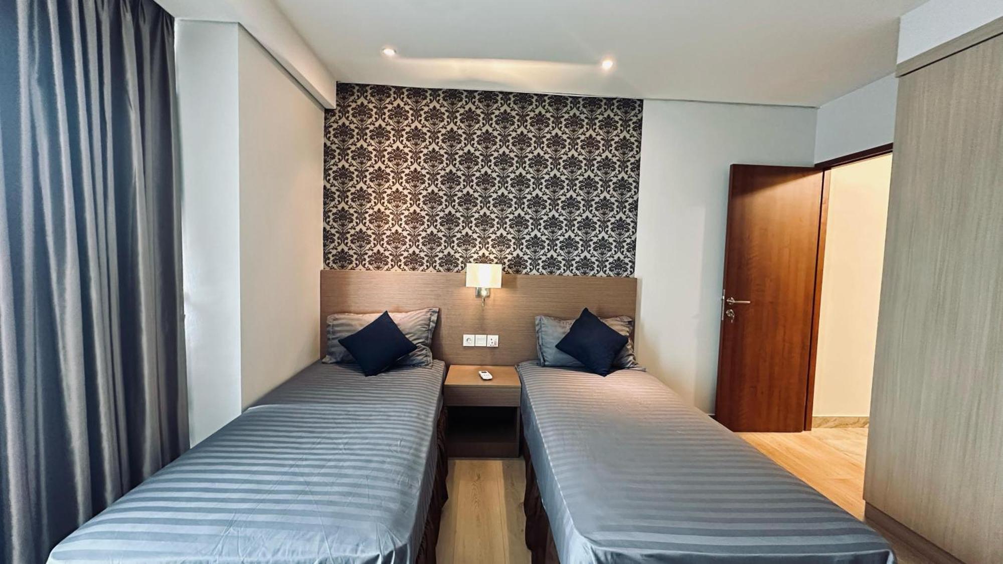 The H Tower Rasuna Suites Kuningan Jakarta By Villaloka エクステリア 写真