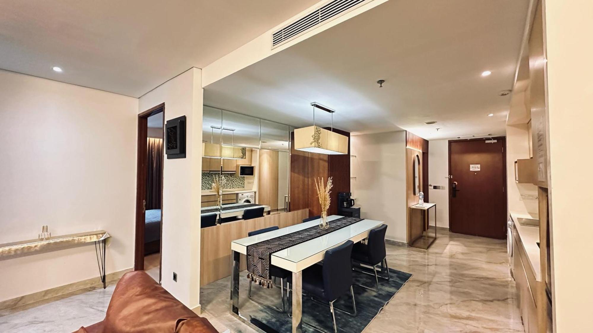 The H Tower Rasuna Suites Kuningan Jakarta By Villaloka エクステリア 写真